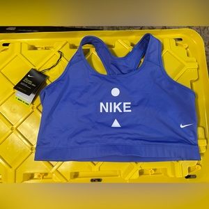 NWT Nike sports bra